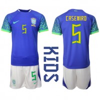 Fotbalové Dres Brazílie Casemiro #5 Dětské Venkovní MS 2022 Krátký Rukáv (+ trenýrky)
